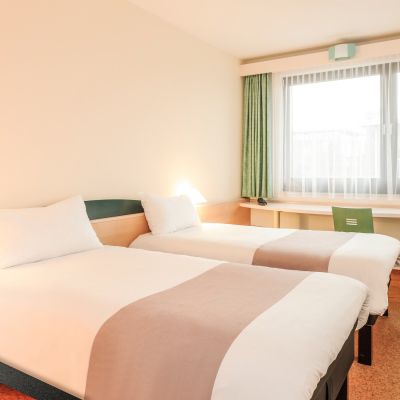 Ibis Rostock Am Stadthafen מראה חיצוני תמונה